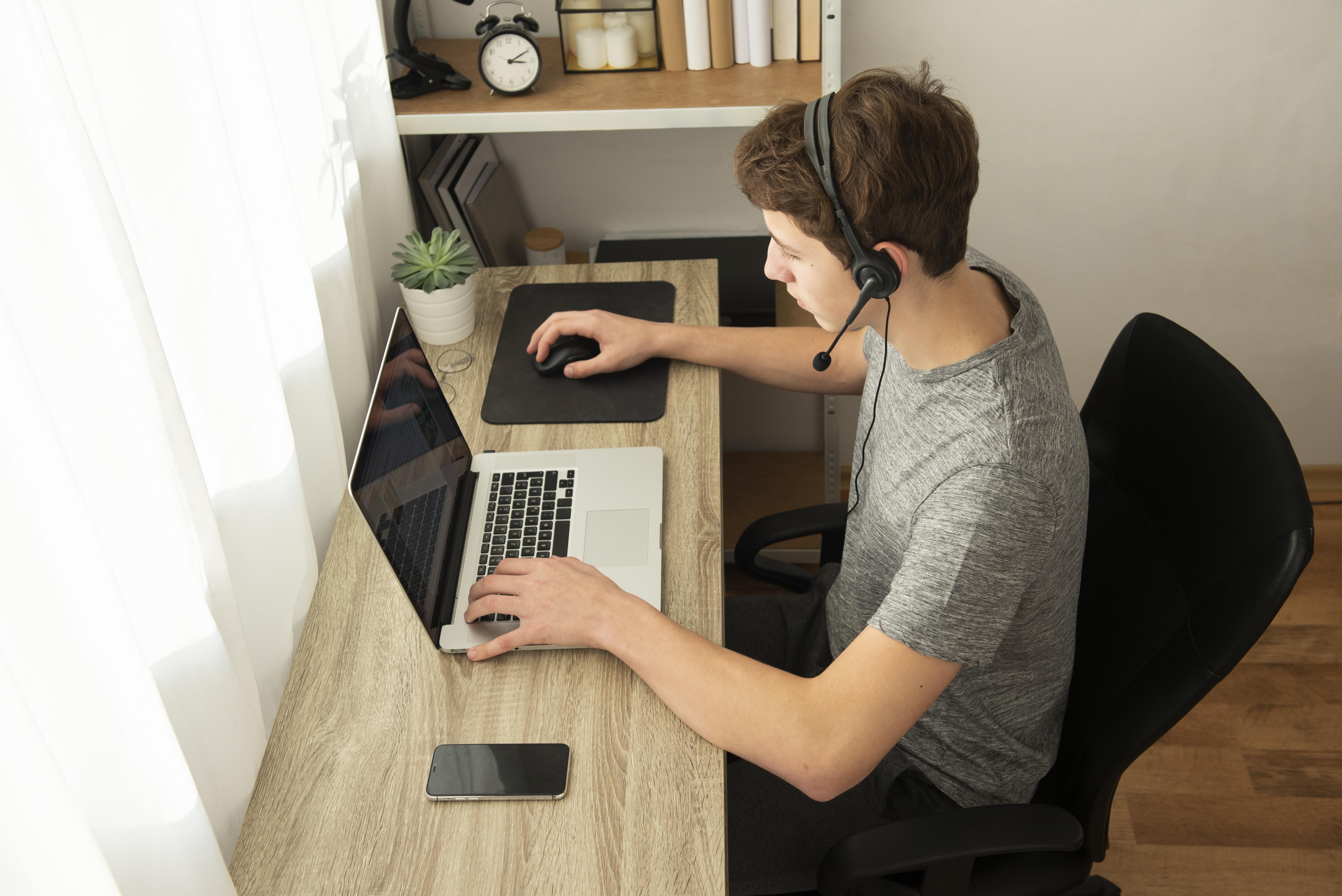 station de travail en teletravail